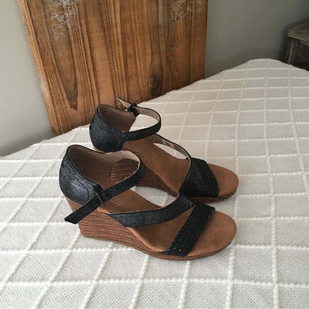 Toms wedge sandals
